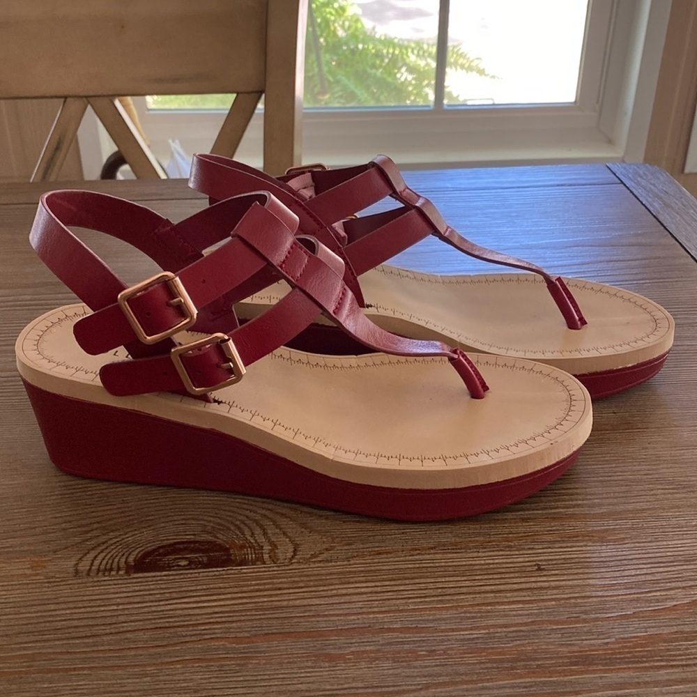 Journee Collection Bianca Wedge Sandals Size 8 NWOT